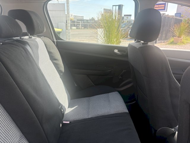 Peugeot Peugeot 307  1.4 16v Confort 5p
