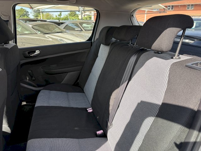 Peugeot Peugeot 307  1.4 16v Confort 5p