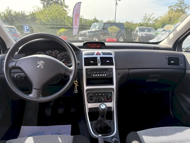 Peugeot Peugeot 307  1.4 16v Confort 5p