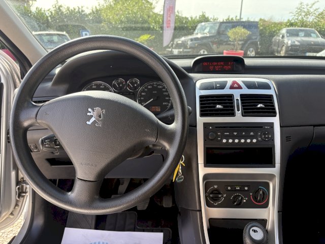 Peugeot Peugeot 307  1.4 16v Confort 5p
