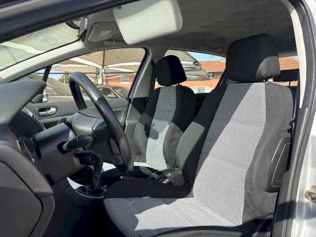 Peugeot Peugeot 307  1.4 16v Confort 5p