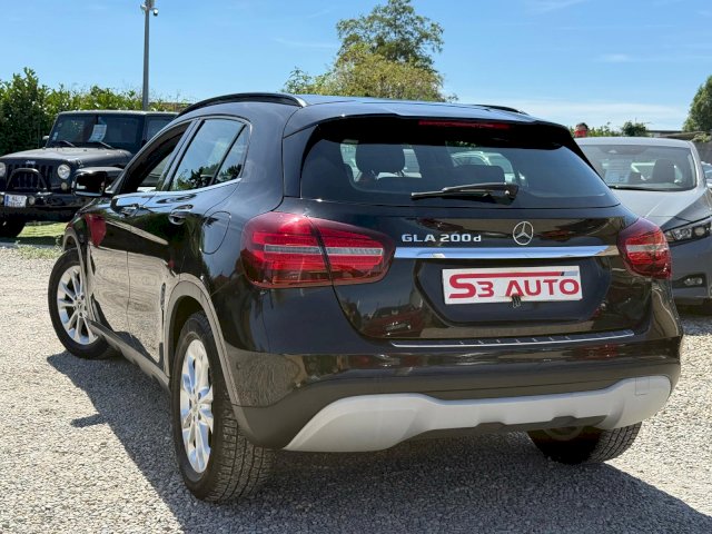 Mercedes-Benz Mercedes-Benz Classe GLA 200 d Intuition 7G-DCT