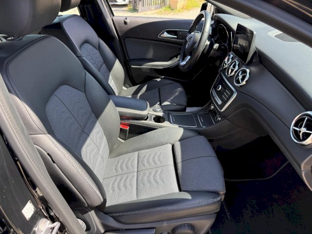 Mercedes-Benz Mercedes-Benz Classe GLA 200 d Intuition 7G-DCT