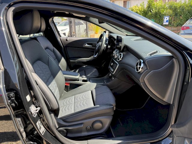 Mercedes-Benz Mercedes-Benz Classe GLA 200 d Intuition 7G-DCT