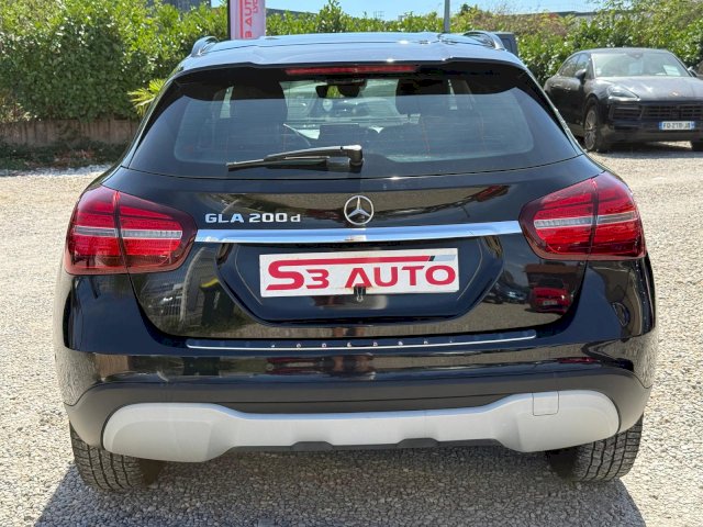 Mercedes-Benz Mercedes-Benz Classe GLA 200 d Intuition 7G-DCT