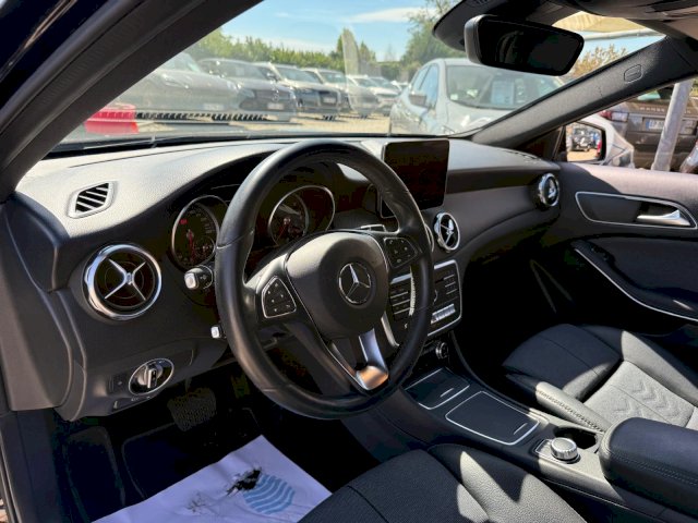 Mercedes-Benz Mercedes-Benz Classe GLA 200 d Intuition 7G-DCT