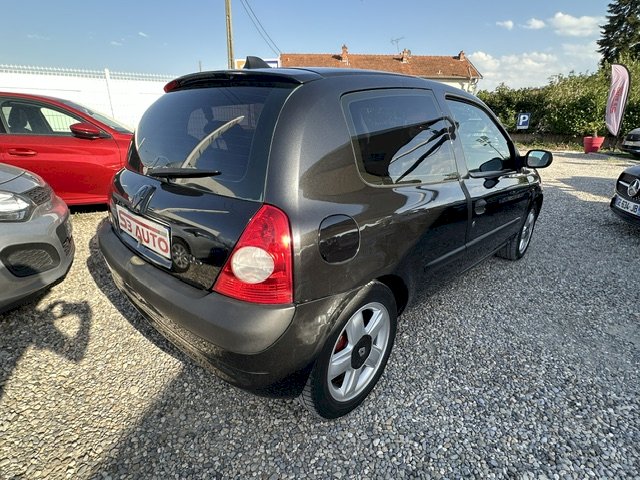 Renault Renault Clio II (B/C65) 1.4 16v 98ch Dynamique 3p