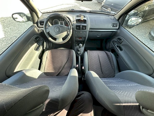 Renault Renault Clio II (B/C65) 1.4 16v 98ch Dynamique 3p