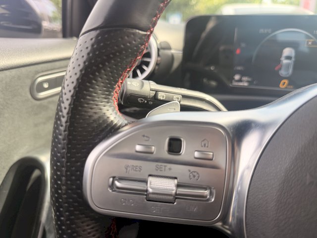 Mercedes-Benz Mercedes-Benz Classe A 180 136ch 119g AMG Line