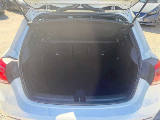 Mercedes-Benz Mercedes-Benz Classe A 180d 116ch AMG Line 7g-DCT