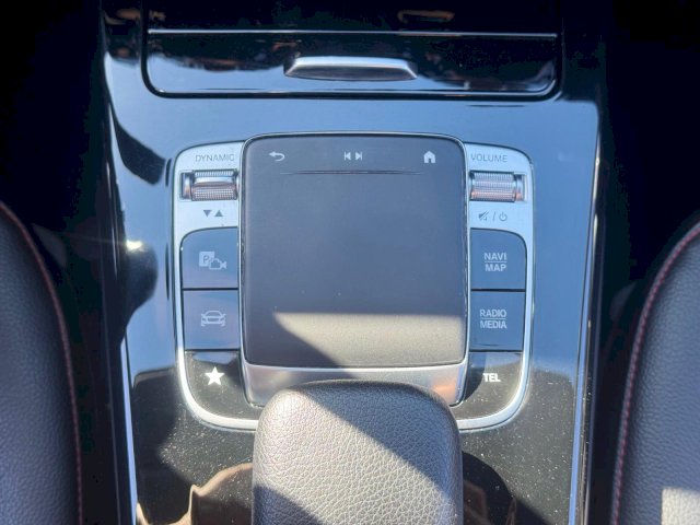 Mercedes-Benz Mercedes-Benz Classe A 180d 116ch AMG Line 7g-DCT