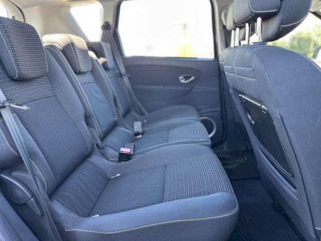Renault Renault Scenic III (J95) 1.5 dCi 105ch Dynamique