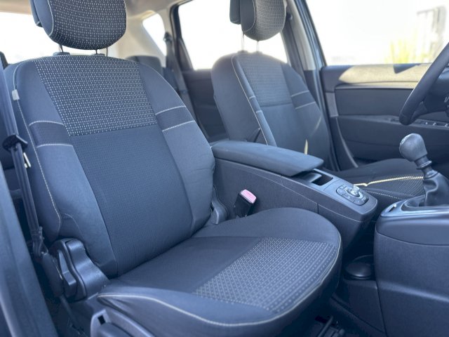 Renault Renault Scenic III (J95) 1.5 dCi 105ch Dynamique