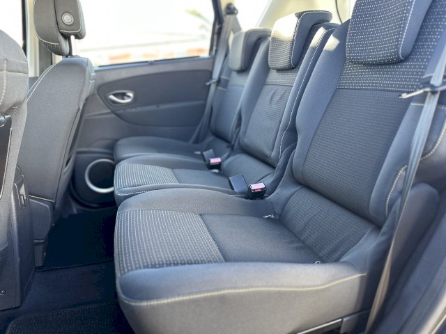 Renault Renault Scenic III (J95) 1.5 dCi 105ch Dynamique