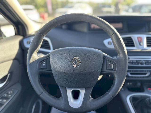 Renault Renault Scenic III (J95) 1.5 dCi 105ch Dynamique