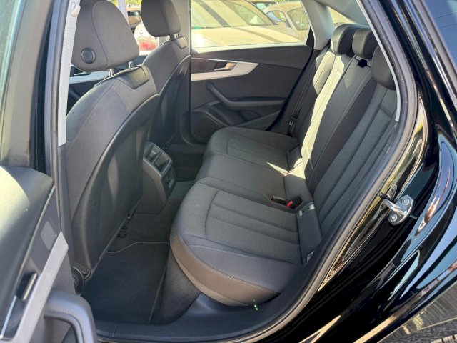 Audi Audi A4 V  35 TFSI 150ch Business line S tronic 7