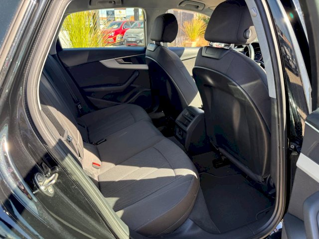 Audi Audi A4 V  35 TFSI 150ch Business line S tronic 7