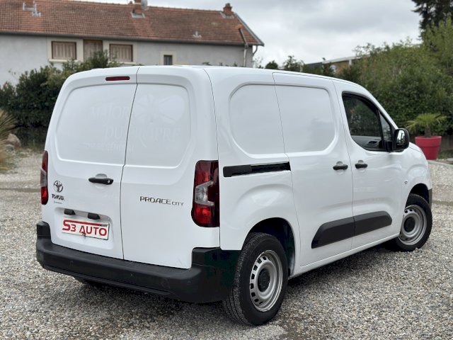 Toyota Toyota Proace City Medium 75 D-4D Dynamic RC21