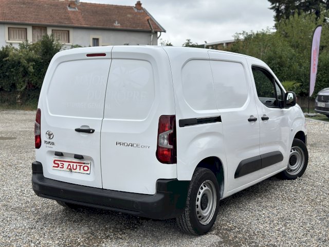 Toyota Toyota Proace City Medium 75 D-4D Dynamic RC21