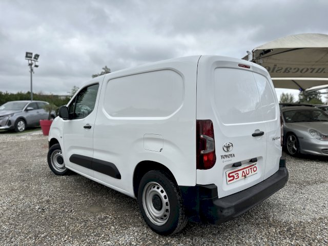 Toyota Toyota Proace City Medium 75 D-4D Dynamic RC21