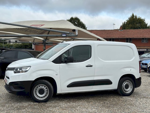 Toyota Toyota Proace City Medium 75 D-4D Dynamic RC21