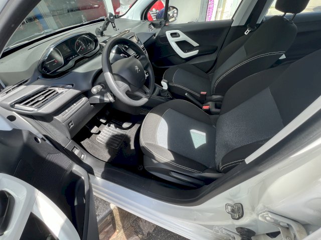 Peugeot Peugeot 208  1.2 PureTech 68ch Like 5p