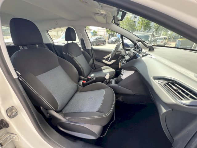 Peugeot Peugeot 208  1.2 PureTech 68ch Like 5p