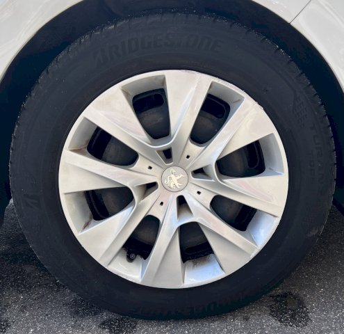 Peugeot Peugeot 208  1.2 PureTech 68ch Like 5p