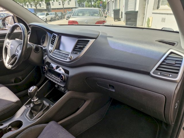 Hyundai Hyundai Tucson II 1.7 CRDI 115ch Creative 2WD