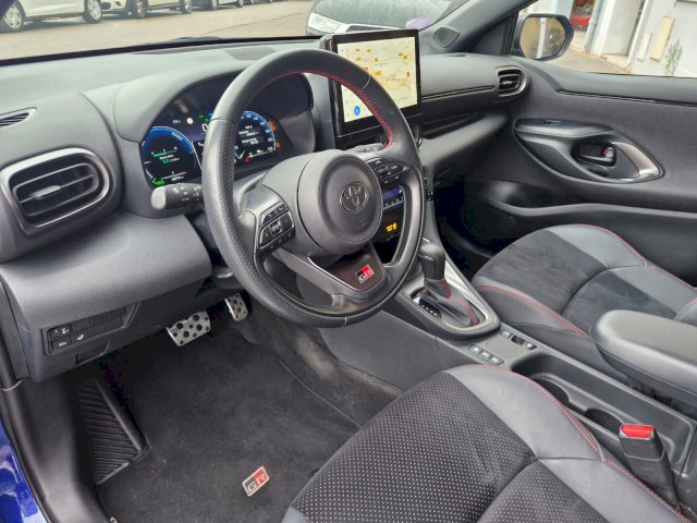 Toyota Toyota Yaris 130h GR Sport 5p MC24