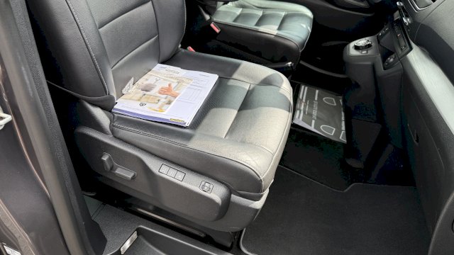 Peugeot Traveller HDI 180 EAT6 Allure L3 Attelage / Pack Son / 8 Places / 15000€ HT