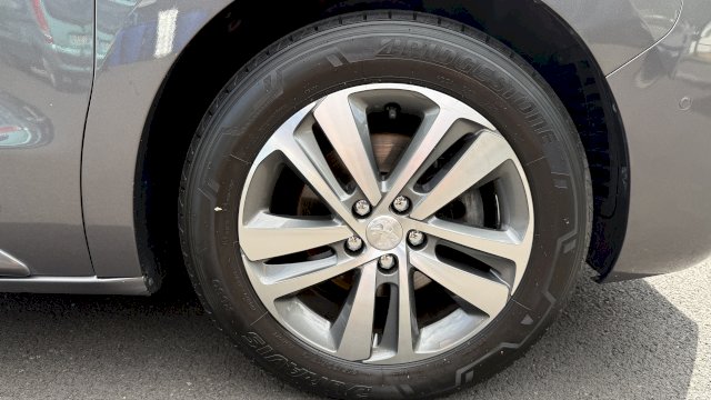 Peugeot Traveller HDI 180 EAT6 Allure L3 Attelage / Pack Son / 8 Places / 15000€ HT