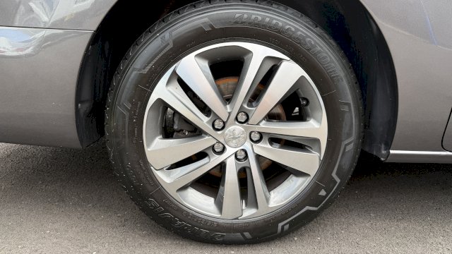 Peugeot Traveller HDI 180 EAT6 Allure L3 Attelage / Pack Son / 8 Places / 15000€ HT