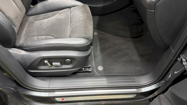 Audi SQ5 3.0 TDI 326 competition quattro Toit Ouvrant / Attelage /Webasto