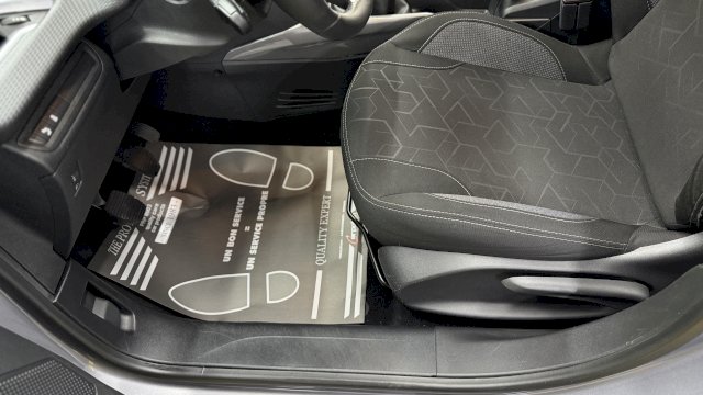 Peugeot Peugeot 2008 1.2 Essence 82 Active GPS/Radar/Galette
