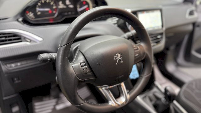 Peugeot Peugeot 2008 1.2 Essence 82 Active GPS/Radar/Galette