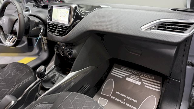 Peugeot Peugeot 2008 1.2 Essence 82 Active GPS/Radar/Galette