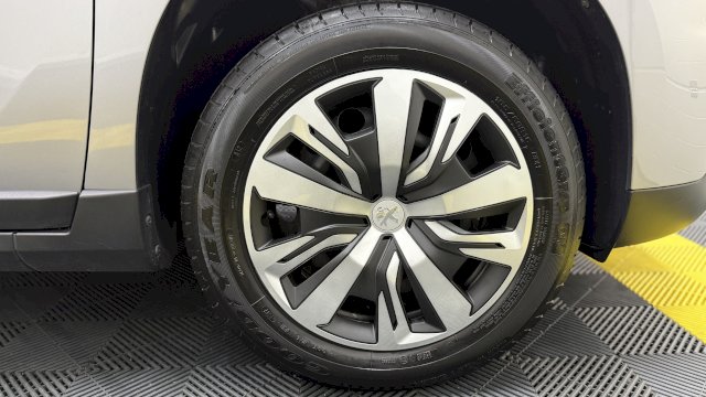 Peugeot Peugeot 2008 1.2 Essence 82 Active GPS/Radar/Galette