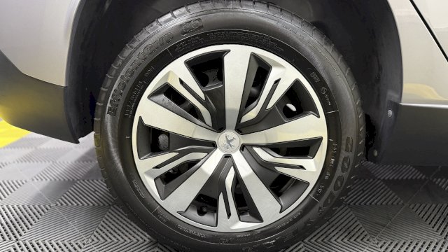 Peugeot Peugeot 2008 1.2 Essence 82 Active GPS/Radar/Galette