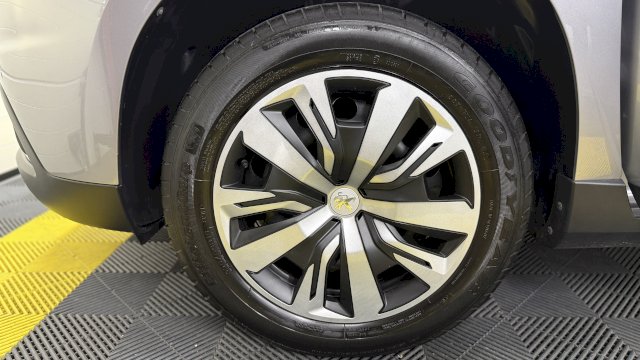 Peugeot Peugeot 2008 1.2 Essence 82 Active GPS/Radar/Galette