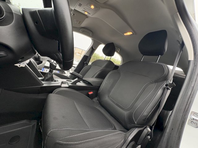 Renault Renault Megane IV SOCIETE BLUE DCI 115ch AIR NAV