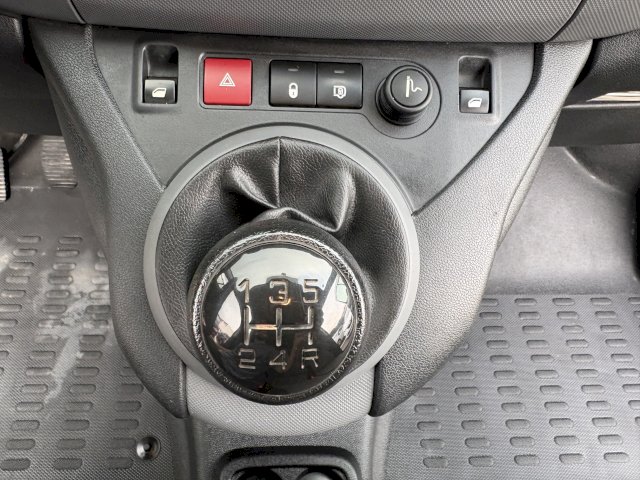 Peugeot Peugeot Partner STANDART 1.6 BLUEHDI 75 PREMIUM