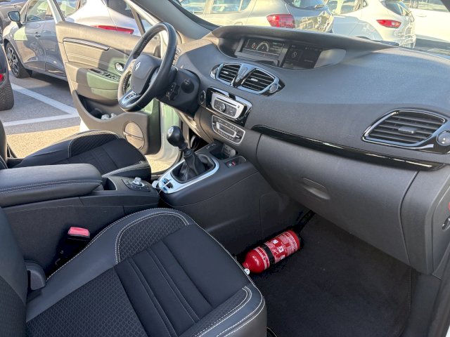 Renault Renault Grand Scenic III dCi 110 E6 Energy Bose eco² 5pl 2015