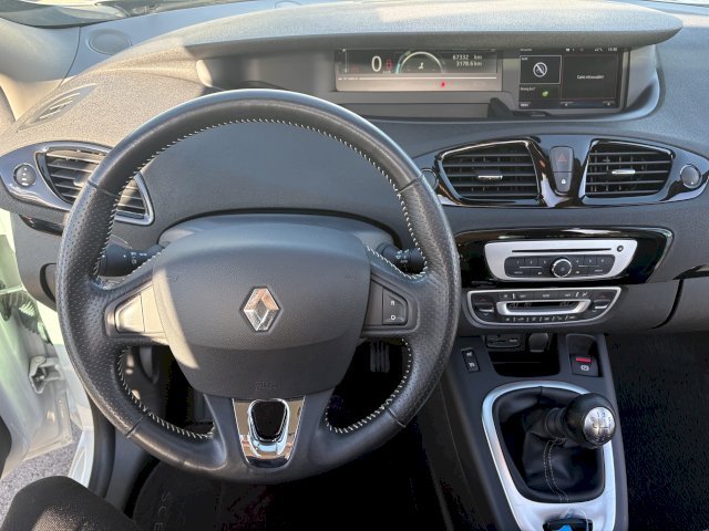 Renault Renault Grand Scenic III dCi 110 E6 Energy Bose eco² 5pl 2015