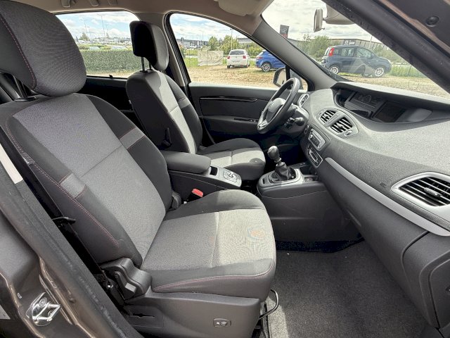 Renault Renault Scenic III (J95) 1.2 TCe 130ch energy Lounge