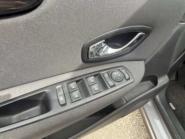 Renault Renault Scenic III (J95) 1.2 TCe 130ch energy Lounge