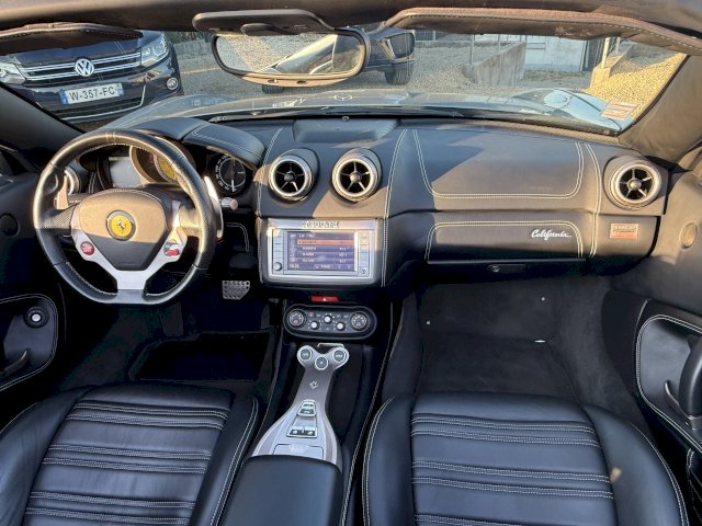 Ferrari Ferrari California  V8 4.3