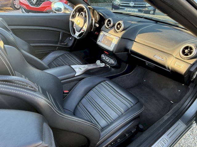 Ferrari Ferrari California  V8 4.3