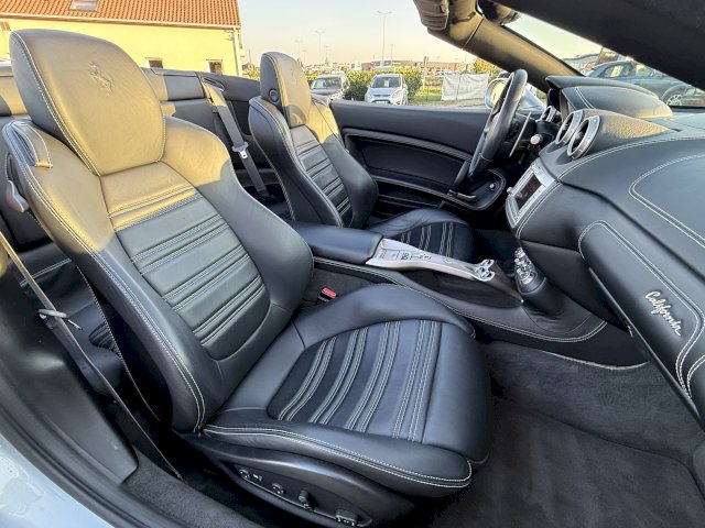 Ferrari Ferrari California  V8 4.3