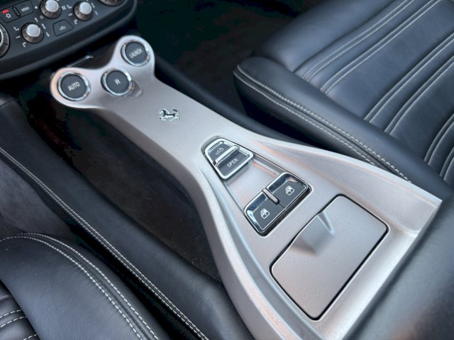 Ferrari Ferrari California  V8 4.3